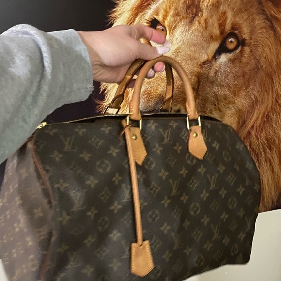 Authentic Louis Vuitton Speedy 40 - Picture 7 of 7